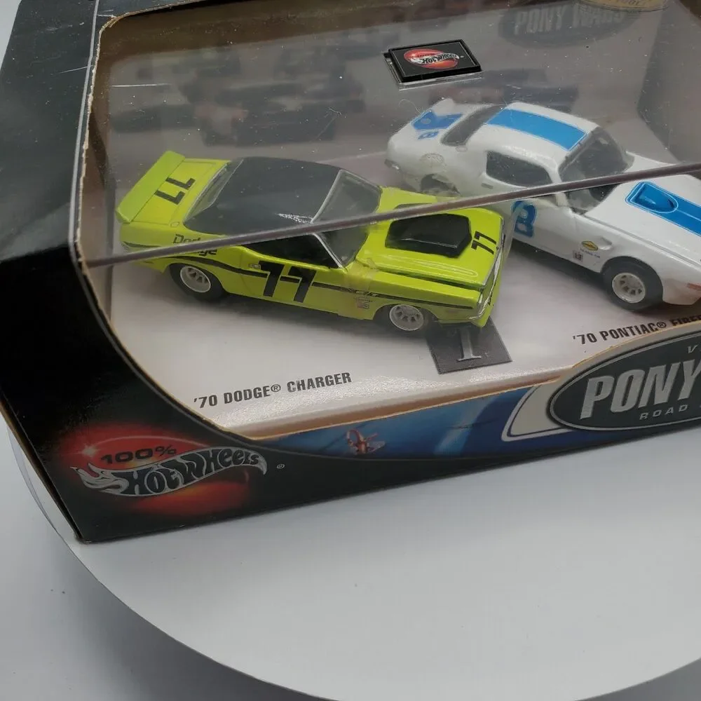 Hot Wheels 2002 100% Pony Wars Vintage Road Racing ’70 Charger & ’70 Firebird